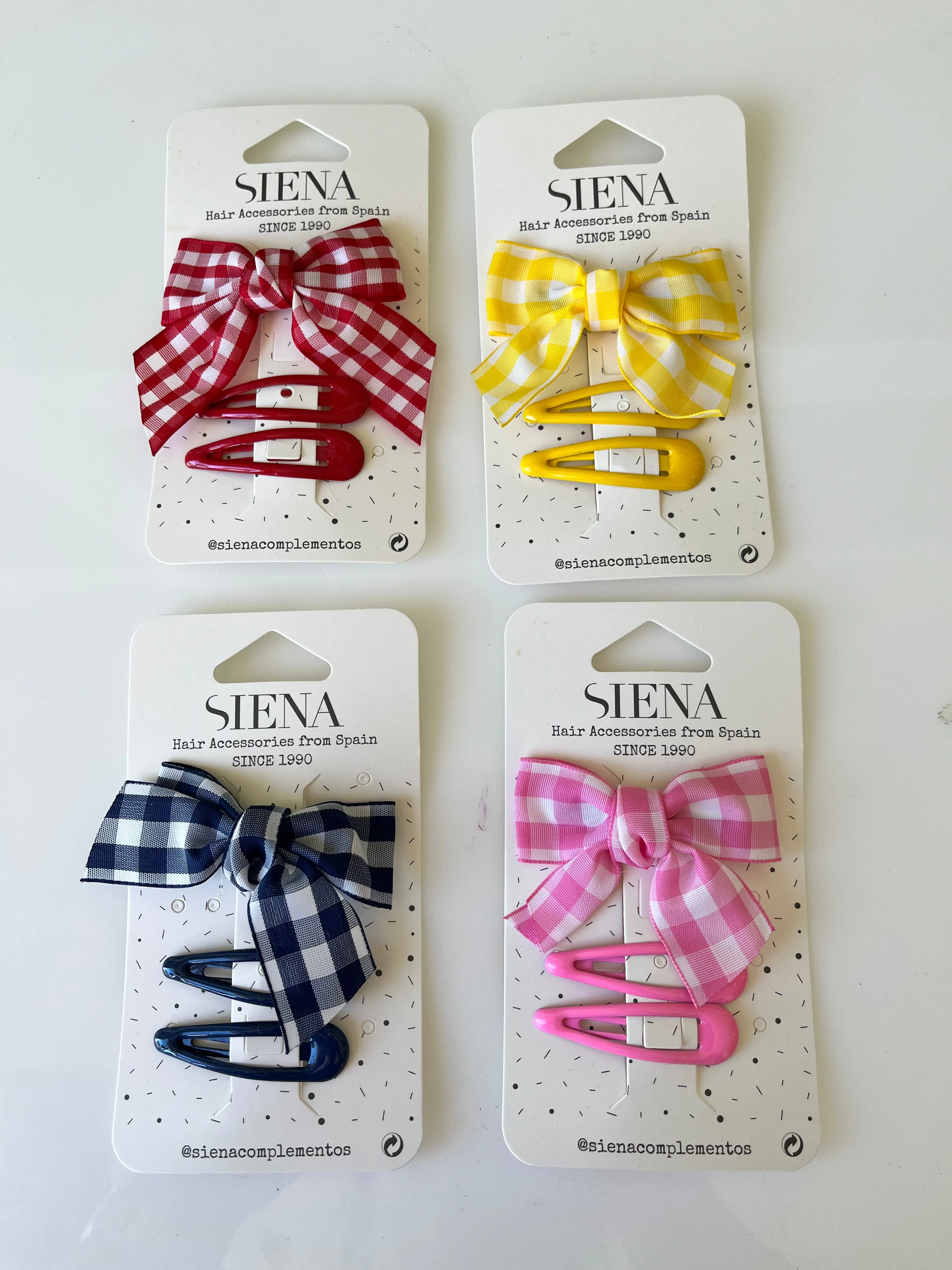 Small gingham bow with hair clip